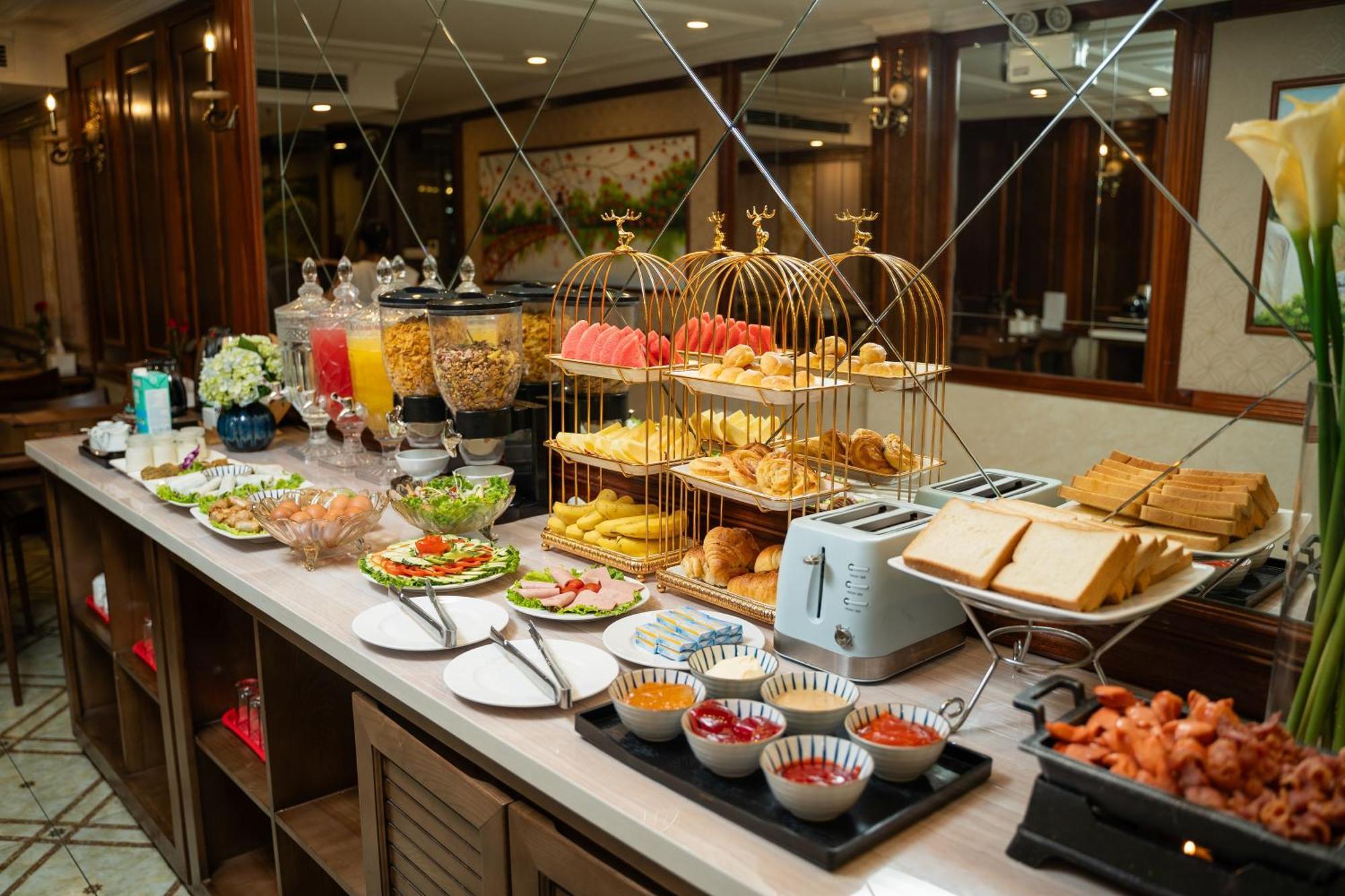 The West Hotel & Spa Hanoi Exterior foto
